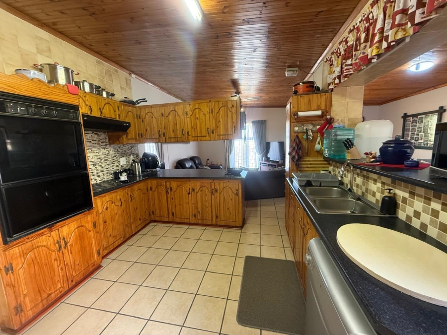 3 Bedroom Property for Sale in Heuwelkruin Eastern Cape